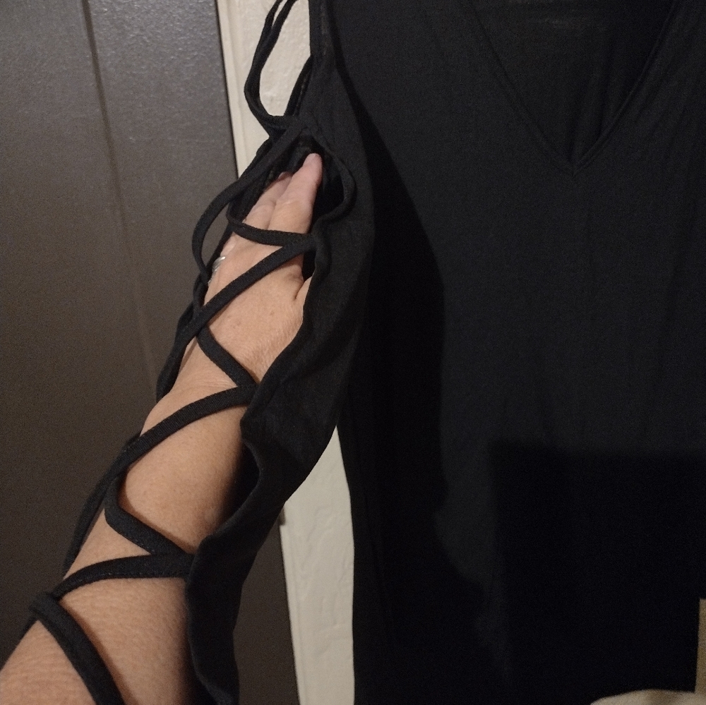Top - Picture 2 of 4